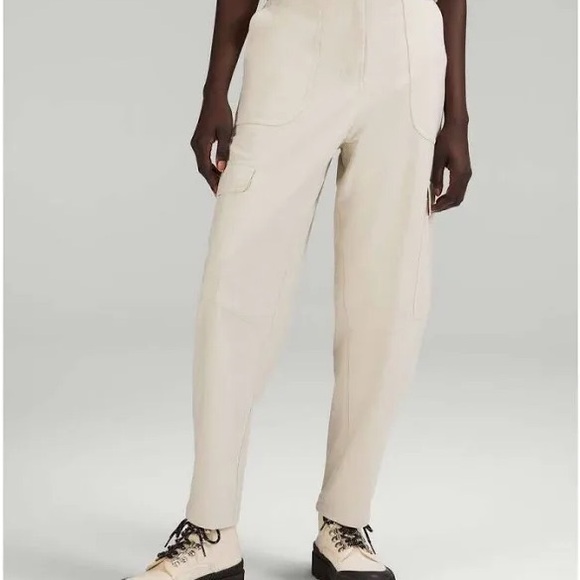 Lululemon Light Utilitech Cargo Pocket High-Rise Pant - Picture 1 of 7